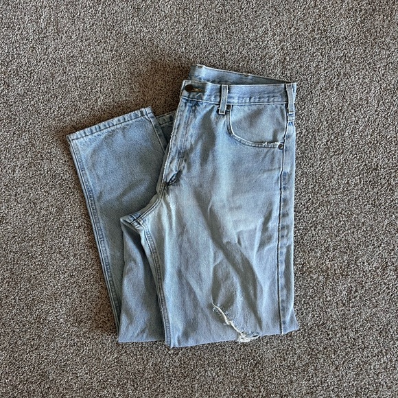 Carhartt Light Wash denim Jean, distressed - Picture 8 of 11